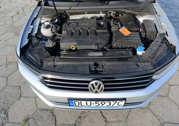 Volkswagen Passat cena 55555 przebieg: 195000, rok produkcji 2015 z Lubin małe 254
